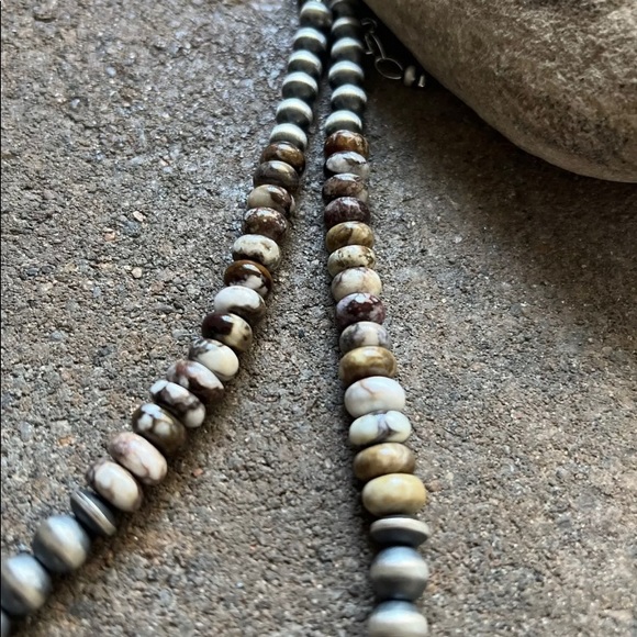 Sterling Silver Graduated Wild Horse Bead Necklace. 18 inch